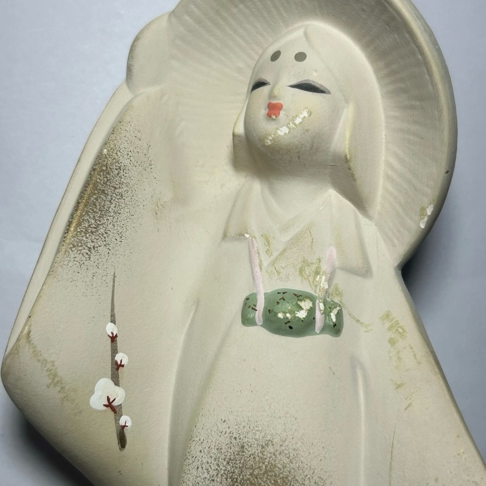 Japanese 6.5” Hakata Doll Geisha in Kimono w Gold Accents & Plum Blossom Painted - Picture 4 of 15